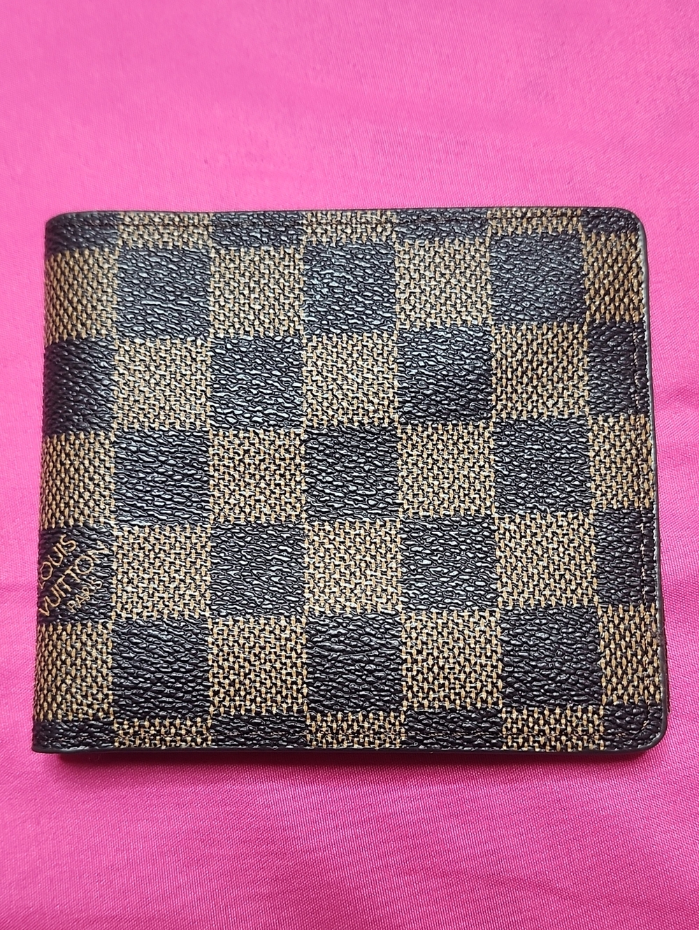 Men's Checkered Bifold Wallet in Brown